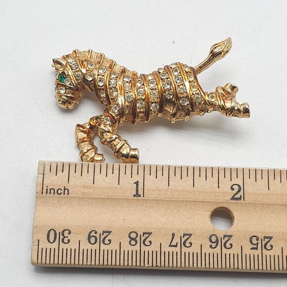 Vintage Gold Tone Zebra Brooch With Clear Rhinestones Green Eyes - Picture 4 of 4